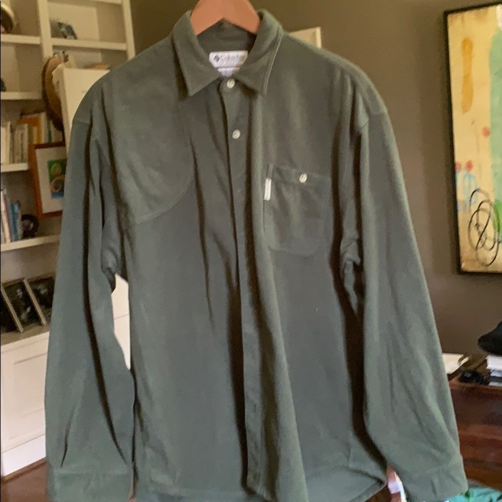 Columbia Men’s long sleeved shirt